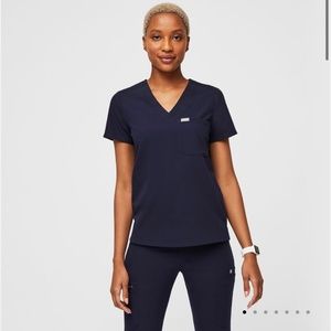 FIGS Catarina One-Pocket Navy Scrub Top XS